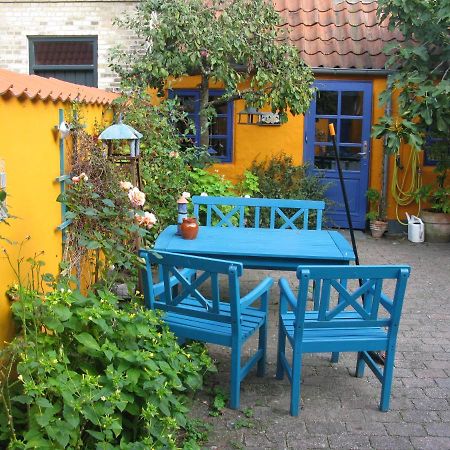 Jan Og Inges Bed & Breakfast Миддельфарт Экстерьер фото